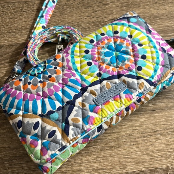 VB RFID Wallet Crossbody Sunny Medallion NWT - Picture 7 of 8